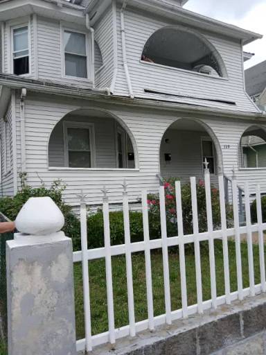 Main picture of 139 Dickinson St