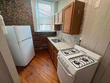 Main picture of 85-89 CABOT St