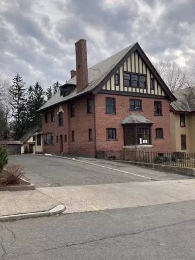 Main picture of 93 Mulberry St