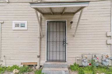 Main picture of 2407 S New Braunfels Ave
