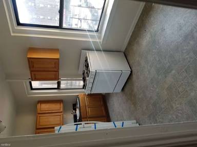 Main picture of 1647 Hobart Ave