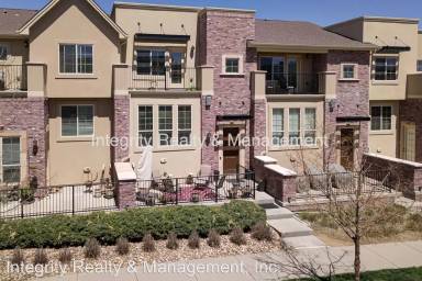 Main picture of 850 Elmhurst Dr