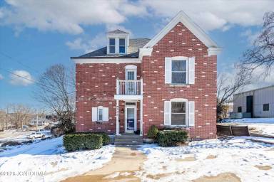 Main picture of 909 Jefferson St