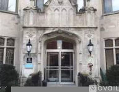 Main picture of 1033 W Loyola Apartments