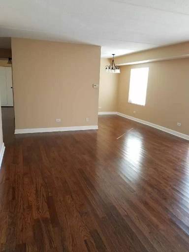 Main picture of 812 N. River Rd. 2A