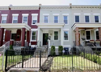 Main picture of 627 M St NE