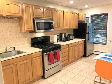 Main picture of 130 W 8th St