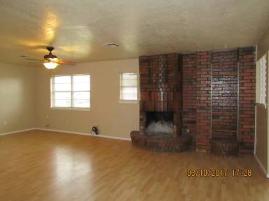 Main picture of 1705 SE Jarman Ave