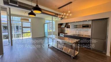 Main picture of 4060-4080 Glencoe Ave