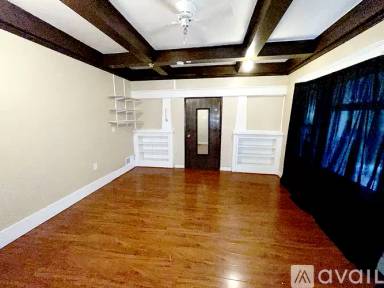 Main picture of 219 E Center St