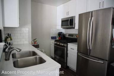 Main picture of 2044 Robinson Ave