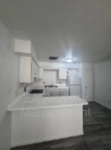 Main picture of 332 Grove St SE