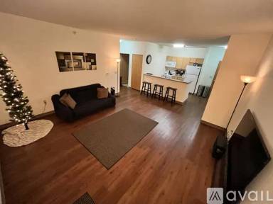 Main picture of 107 E Seeboth St