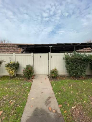 Main picture of 3800 Stockdale Hwy