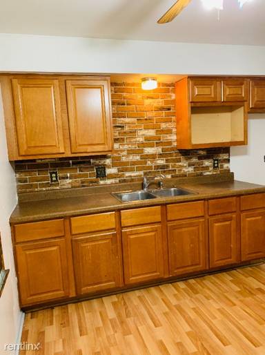 Main picture of 6403 N 89th St