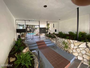 Main picture of 941 N San Vicente Blvd