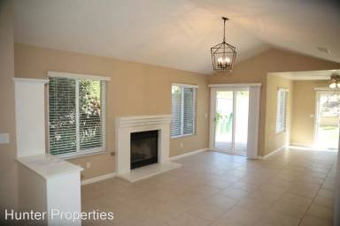 Main picture of 6838 Urubu St