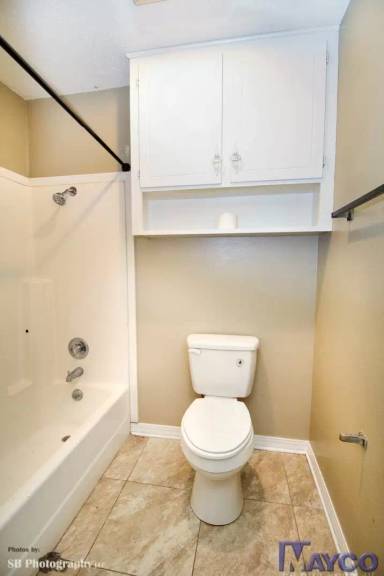 Main picture of 159 E College St