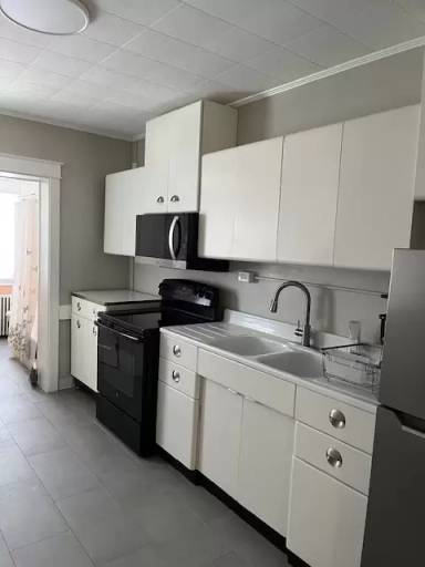 Main picture of 112 N Miller St