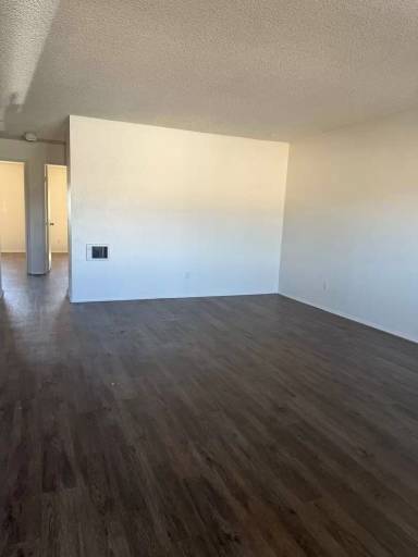 Main picture of 12645 Laurel St