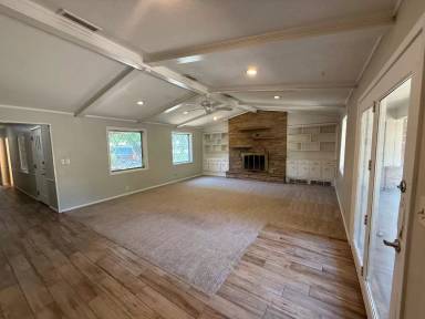 Main picture of 3018 68th St