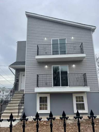 Main picture of 89 Montgomery Ave