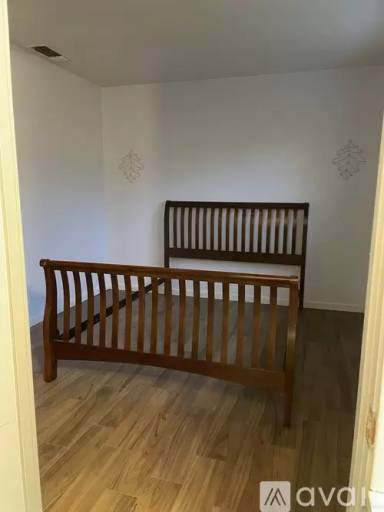 Main picture of 10774 Oakton Way