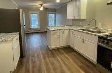 Main picture of 324 W Water St