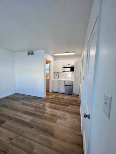 Main picture of 1828 Victorian Ave