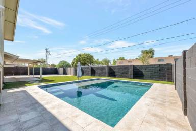 Main picture of 1412 E Laguna Dr