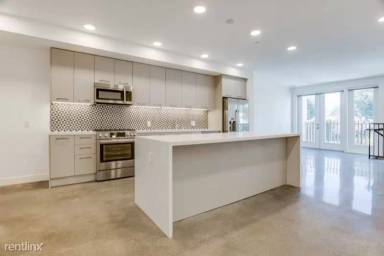 Main picture of 1250 N Fairfax Ave