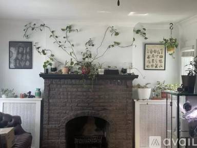 Main picture of 226 Curtice St W