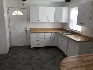 Main picture of 1001 E Fischer St