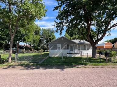Main picture of 831 Capitol Hill St
