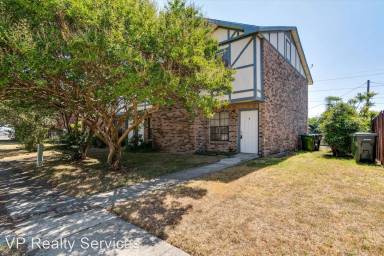 Main picture of 2822 Wimbledon Ct