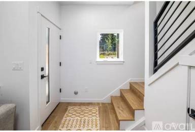 Main picture of 14337 Roslyn Pl N