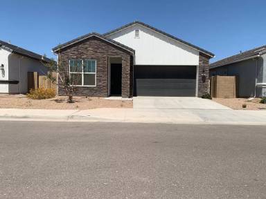 Main picture of 40790 W Shaver Dr