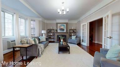 Main picture of 301 W 10th St