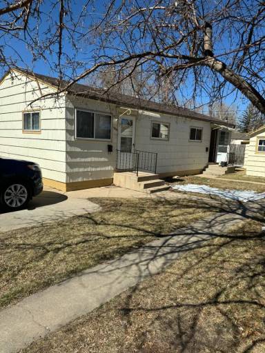 Main picture of 1005 Russell St