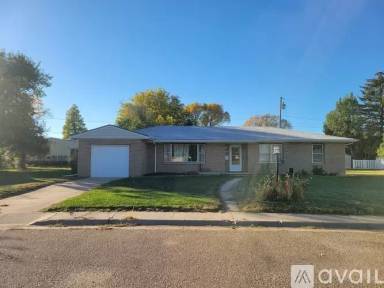 Main picture of 819 Beattie Cir