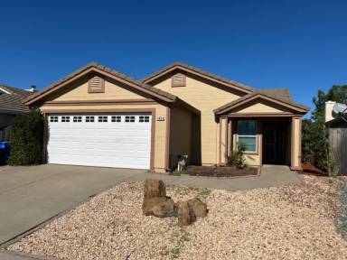 Main picture of 8464 Banyon Tree Ct