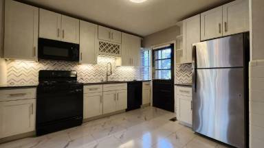 Main picture of 4720 Donovan Ave