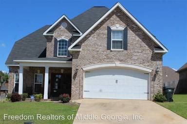 Main picture of 208 Charlotte Dr