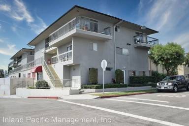 Main picture of 301 W Grand Ave