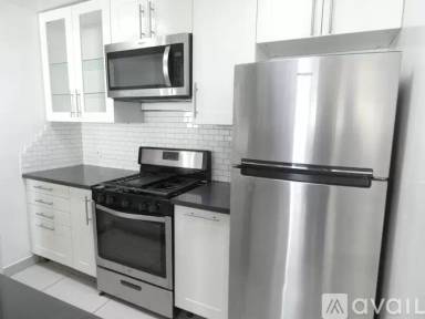 Main picture of 1617 N Poinsettia Pl