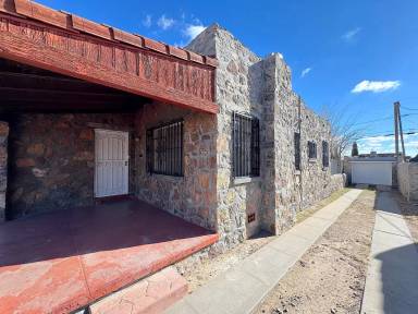 Main picture of 3706 Sacramento Ave