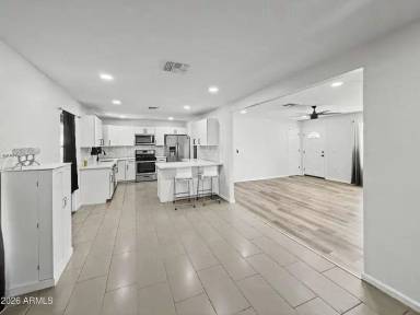 Main picture of 1542 W 5th Pl