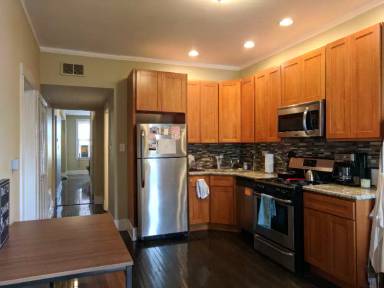 Main picture of 2120 W Le Moyne St