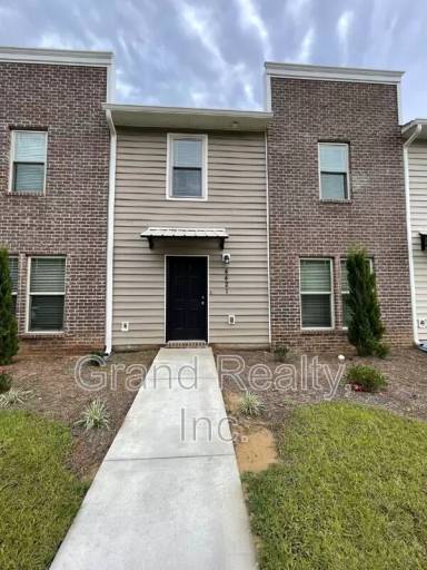 Main picture of 4421 Village Oak Ln