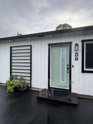 Main picture of 401 W Sierra Ave